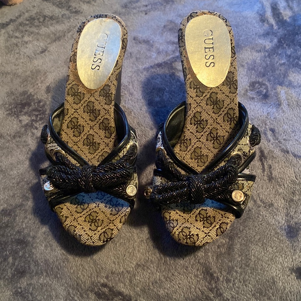 Guess wedge sandles